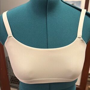 Fits Everybody Scoop Neck Bra